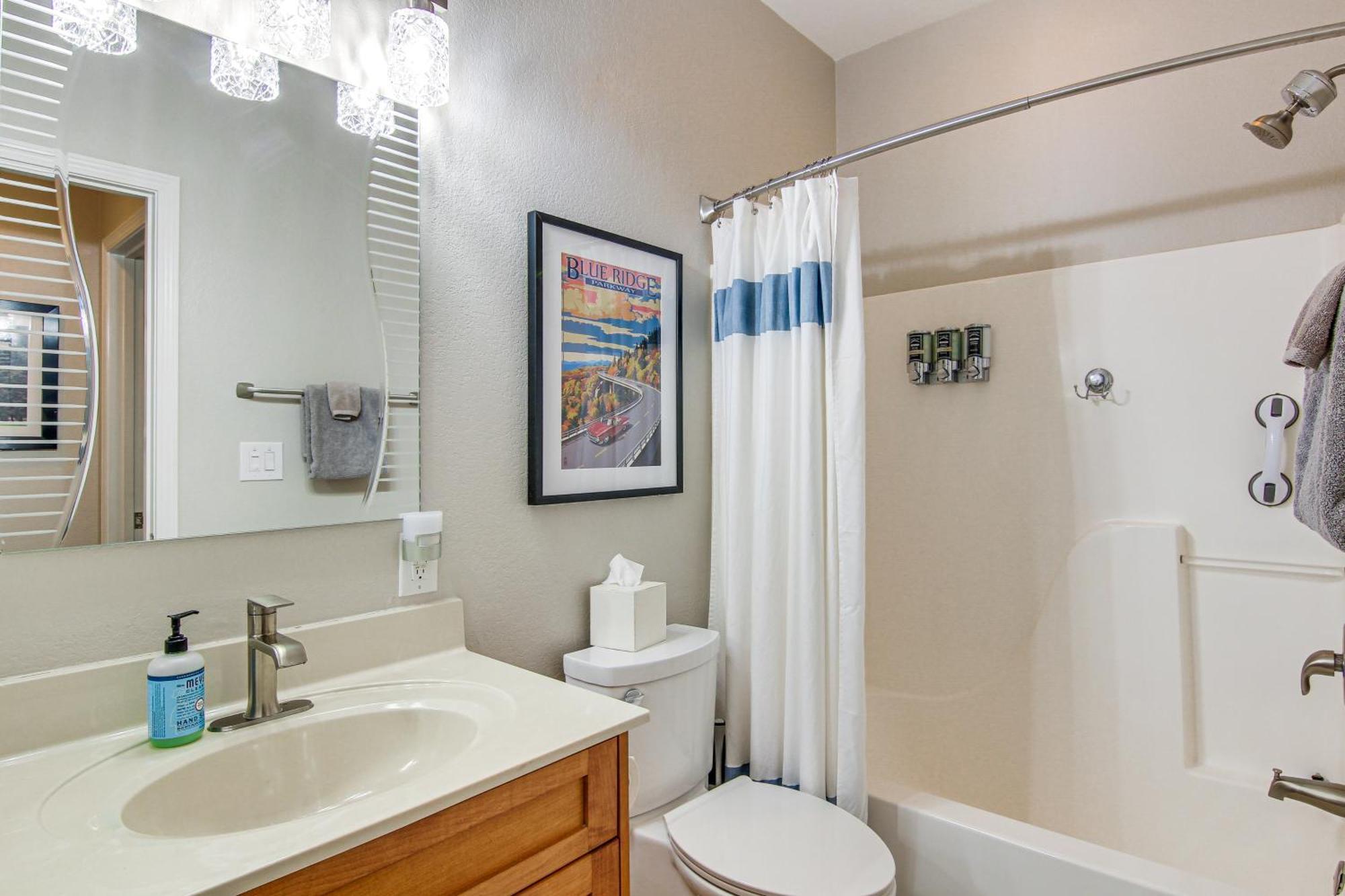 Lake Lure Condo With Resort Pool And Beach Access! Zewnętrze zdjęcie