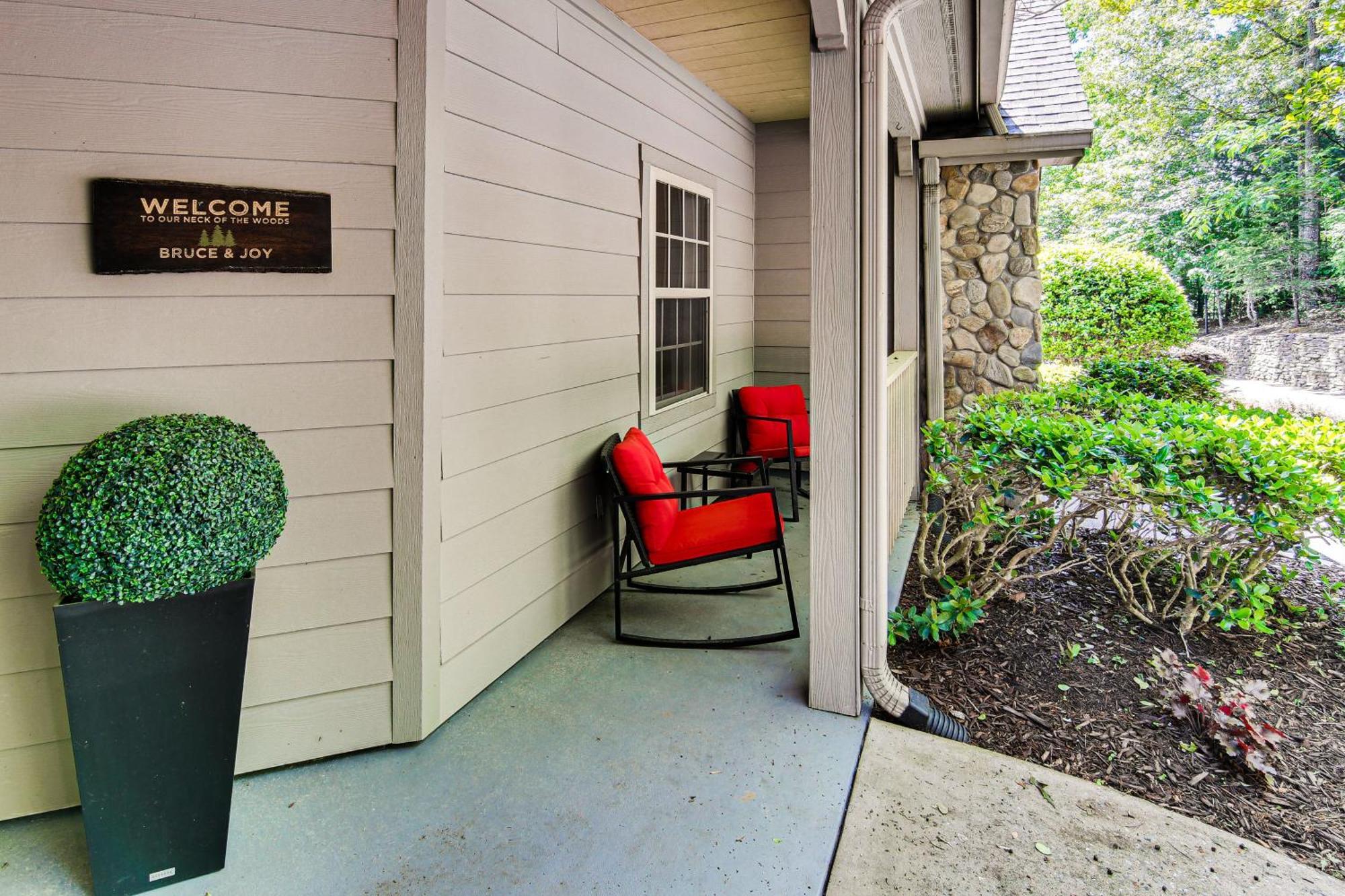 Lake Lure Condo With Resort Pool And Beach Access! Zewnętrze zdjęcie