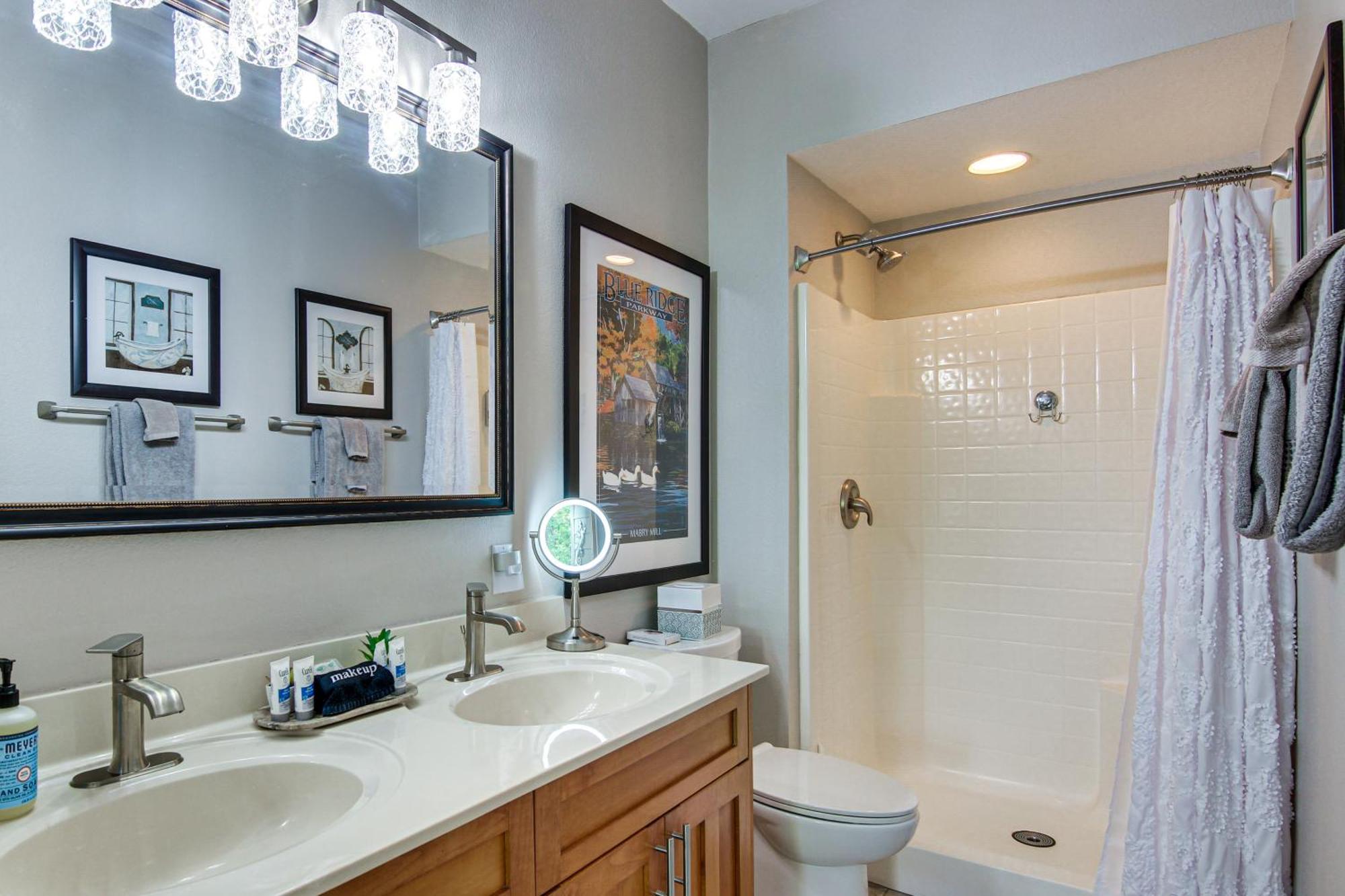 Lake Lure Condo With Resort Pool And Beach Access! Zewnętrze zdjęcie